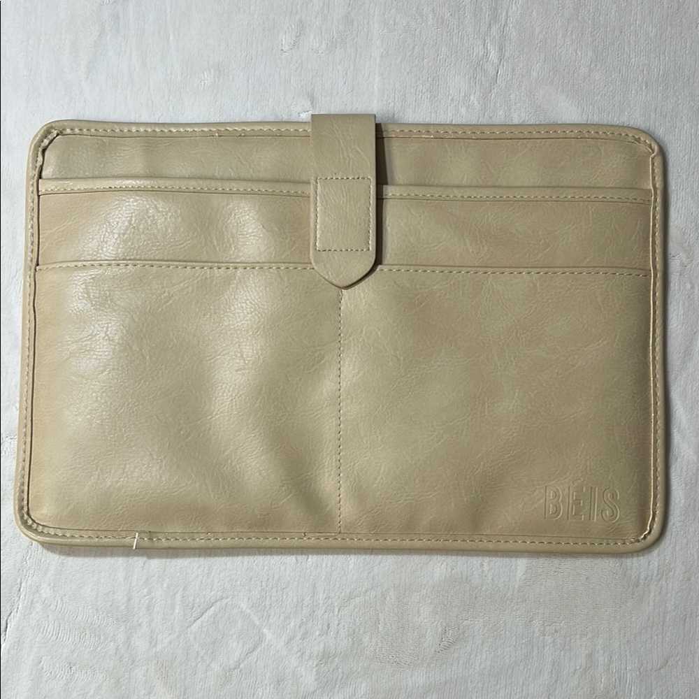 BEIS Tan Laptop Sleeve